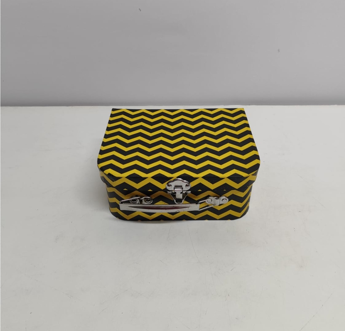 Maleta P Listrada Amarelo/Preto - BB Festas Aluguel 