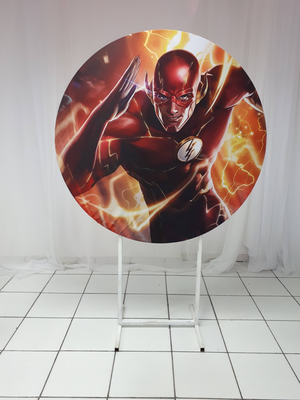 Painel Sublimado Redondo Flash 1,30Cm  - BB Festas Aluguel 