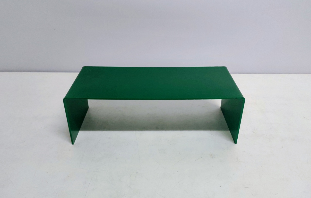 Suporte Acrílico/G Verde Escuro 10Cm Alt X 30Cm Larg X 13Cm Comp - BB Festas Aluguel 