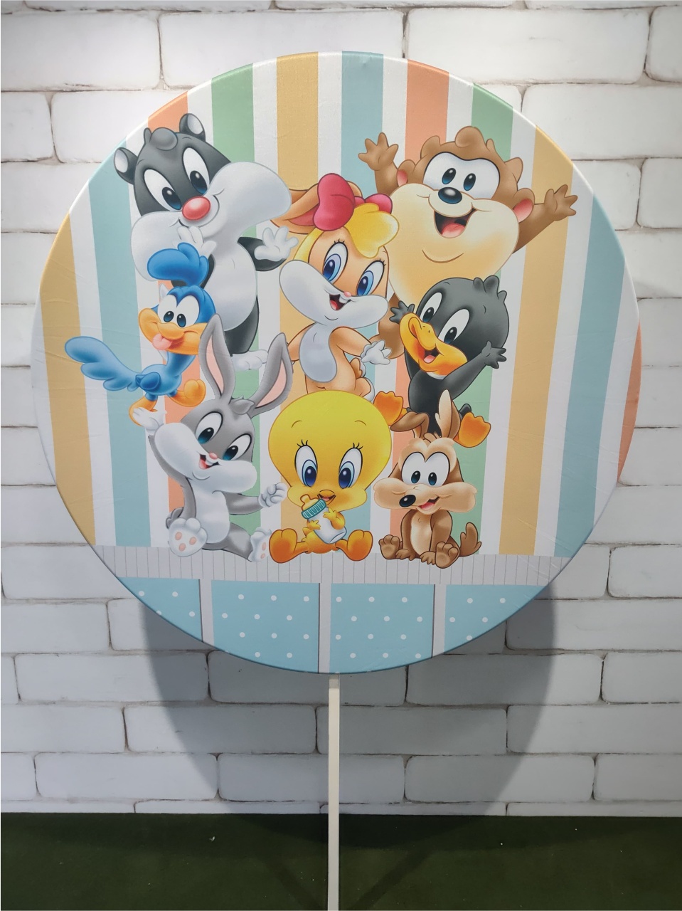 Painel Sublimado Redondo Looney Tunes 1,30Cm  - BB Festas Aluguel 