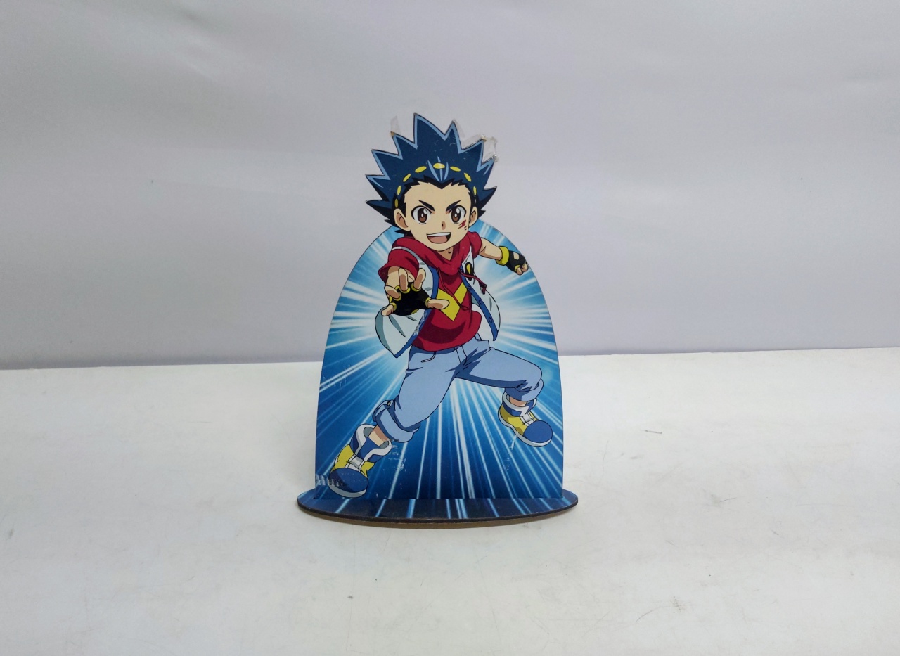 Totem Personagem Valt Aoi (Beyblade) 30Cm Alt X 23Cm Larg  - BBFestasAluguel 
