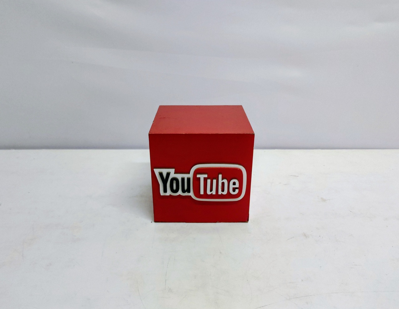 Cubo Vermelho Youtube 15Cm Alt X 15Cm X 15Cm - BB Festas Aluguel 