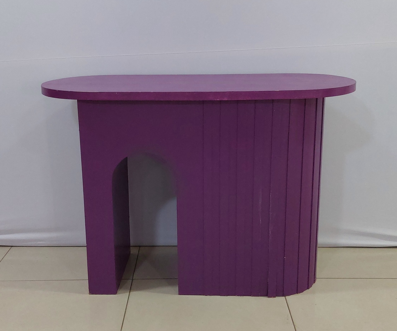 Balcão Oval Ripado Vazado Roxo 80Cm Alt X 50Cm Larg X 1,20M Comp - BBFestasAluguel 