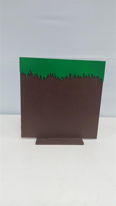 Totem Bloco de Terra Em Mdf (Minecraft) 20Cm X 20Cm - BB Festas Aluguel 