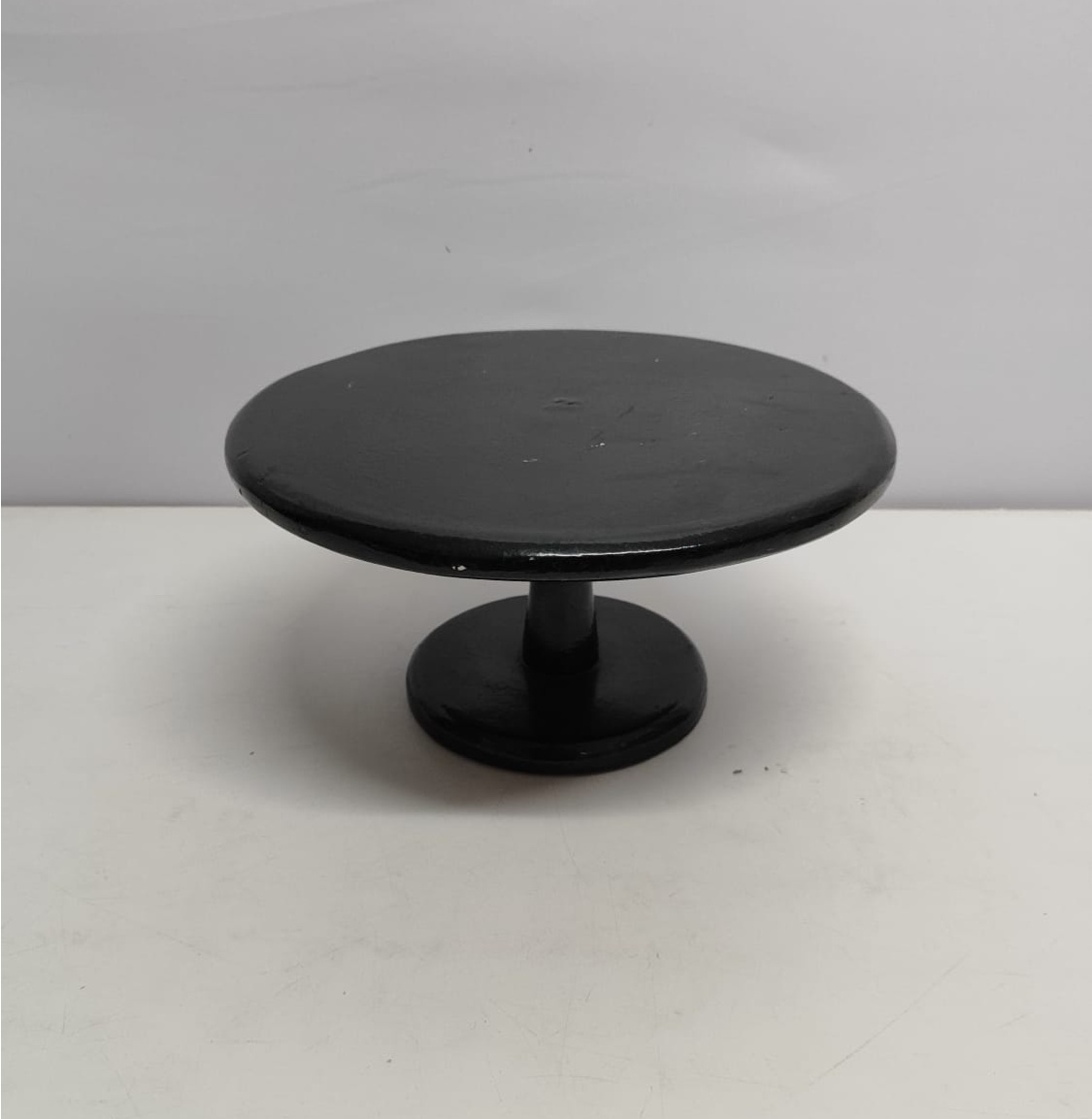 Boleira Mdf Pé Torneado Preto 15Cm Alt X 30Cm Diametro  - BB Festas Aluguel 