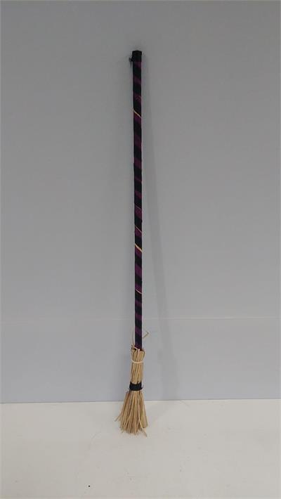 Vassourinha Bruxa Roxa (Halloween) 75Cm Alt - BBFestasAluguel 