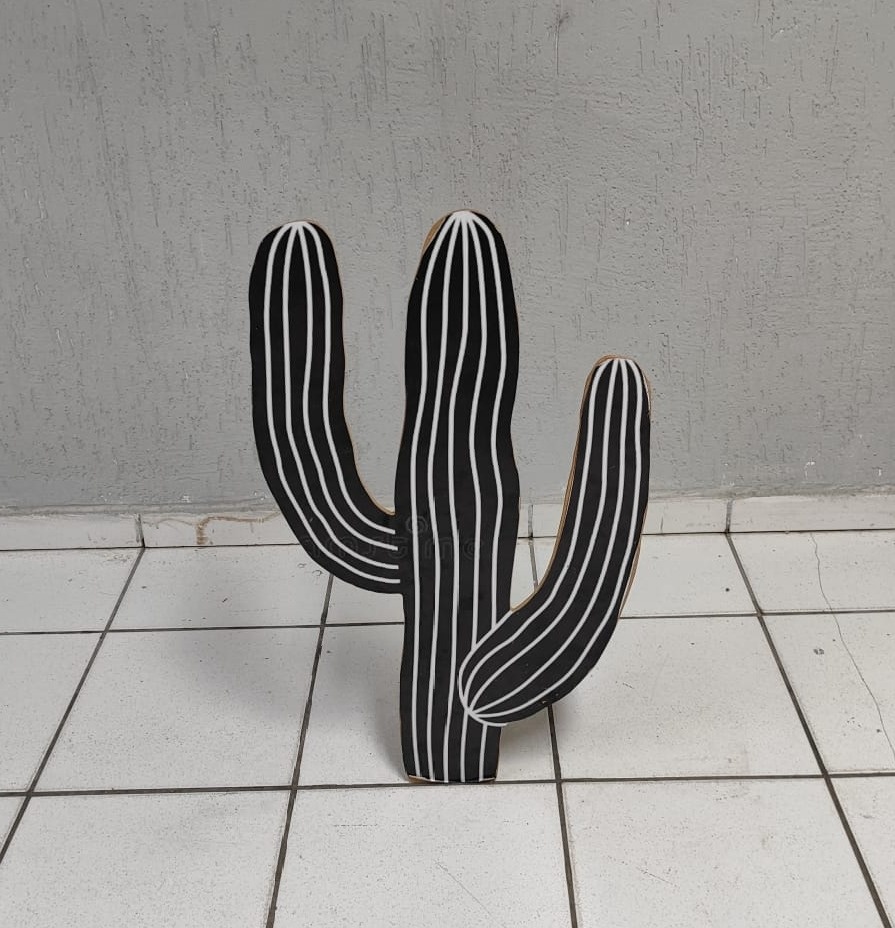 Totem de Chão Cacto Preto 80Cm X 45Cm  - BB Festas Aluguel 