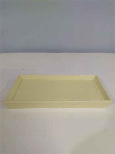 Bandeja Reta Sem Pé Amarelo Claro 3Cm Alt 12Cm Larg X 25Cm Comp - BB Festas Aluguel 