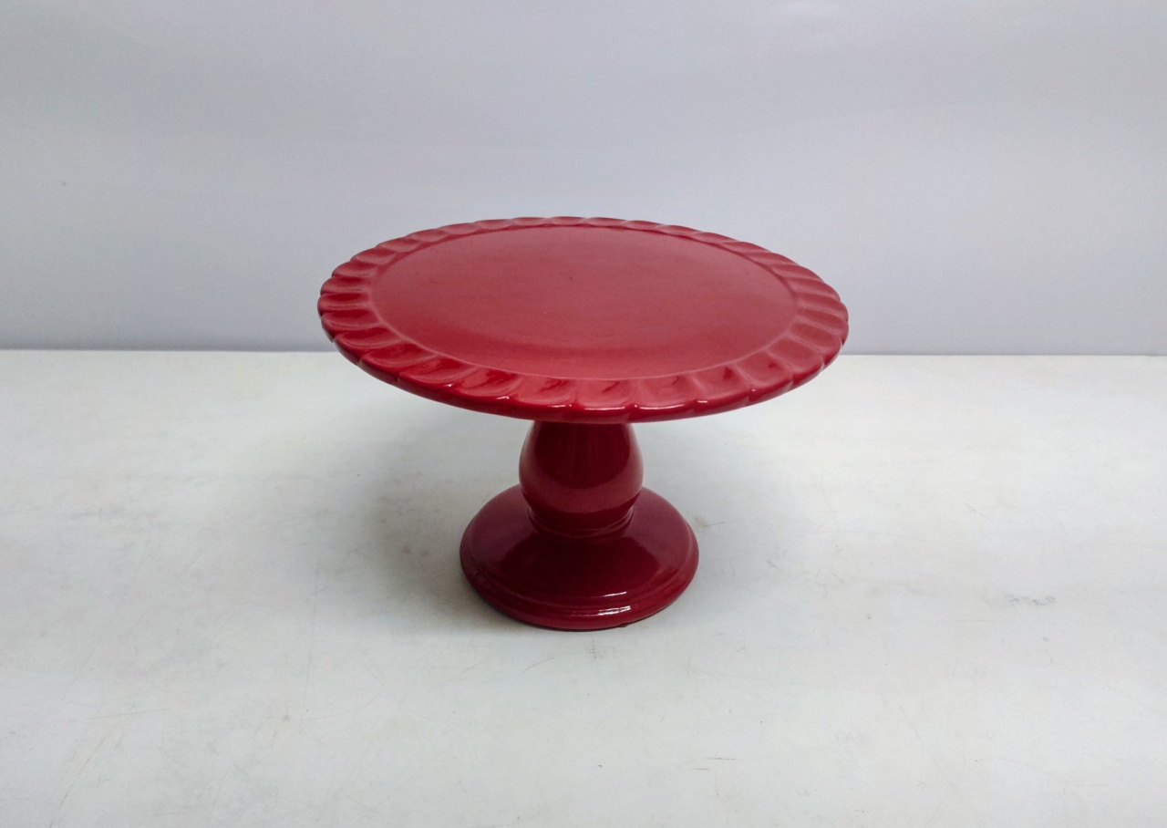 Porta Doce Vermelho Com Borda Ondulada 15Cm Alt X 24Cm Diametro  - BB Festas Aluguel 