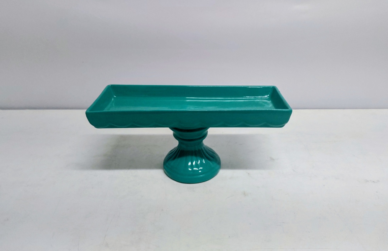 Bandeja Retangular Reto Com Base Canelada Verde Tiffany 15Cm Alt X 12Cm Larg X 31Cm Comp - BB Festas Aluguel 