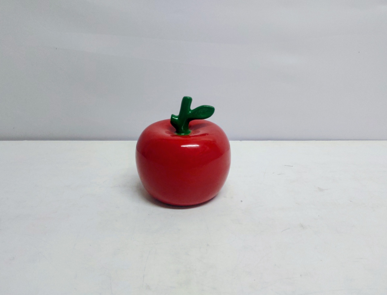 Maçã Decorativa 13Cm Alt X 15Cm Diametro - BB Festas Aluguel 