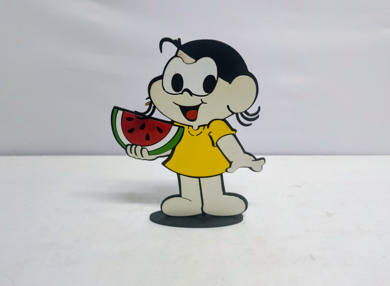 Totem Mônica Com Melancia 29Cm Alt X 23Cm Larg - BB Festas Aluguel 