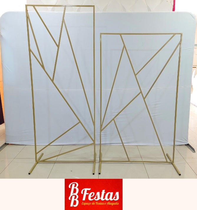 Dupla Estrutura Decorativa 3D Dourada Ferro  - BB Festas Aluguel 