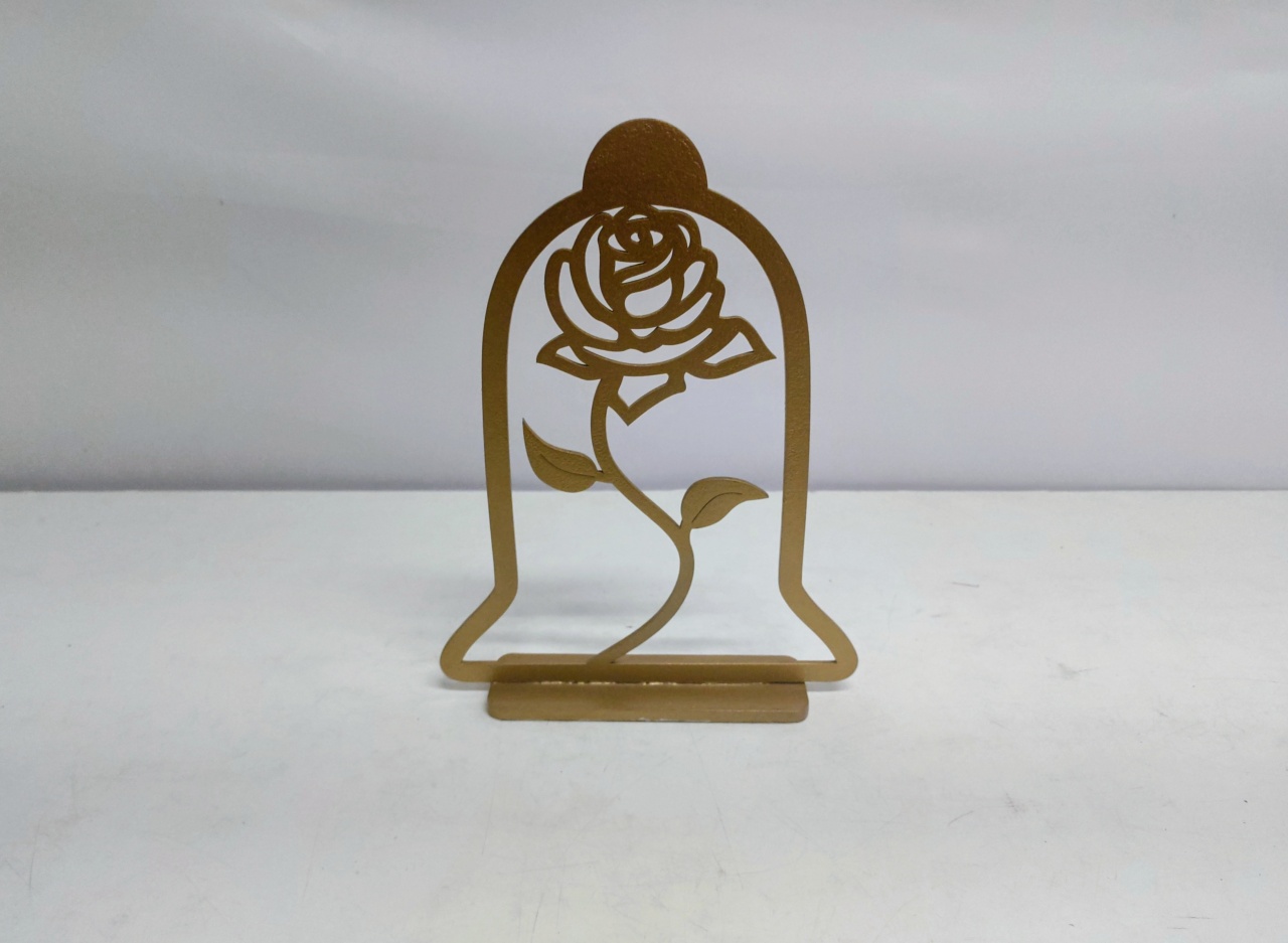 Totem Rosa Encantada (Bela E A Fera) 28Cm Alt X 21Cm Larg  - BB Festas Aluguel 