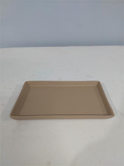 Bandeja Fosca Retangular Reta Sem Pé Bege Alt2Cm 11Cm X 18Cm - BB Festas Aluguel 