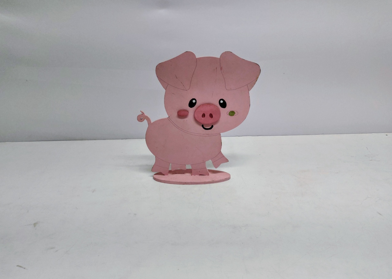 Totem Porco 25Cm Alt X 16Cm Larg - BBFestasAluguel 