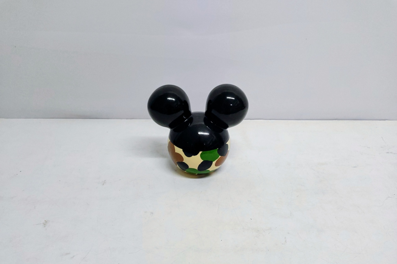 Cabeça de Cerâmica Decorativa Do Mickey Camuflada 16Cm Alt X 13Cm Diametro  - BB Festas Aluguel 
