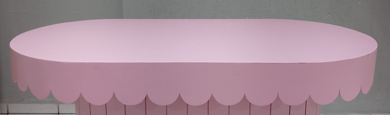 Tampo Oval Babado Rosa Mdf 1,40M X 75Cm  - BB Festas Aluguel 