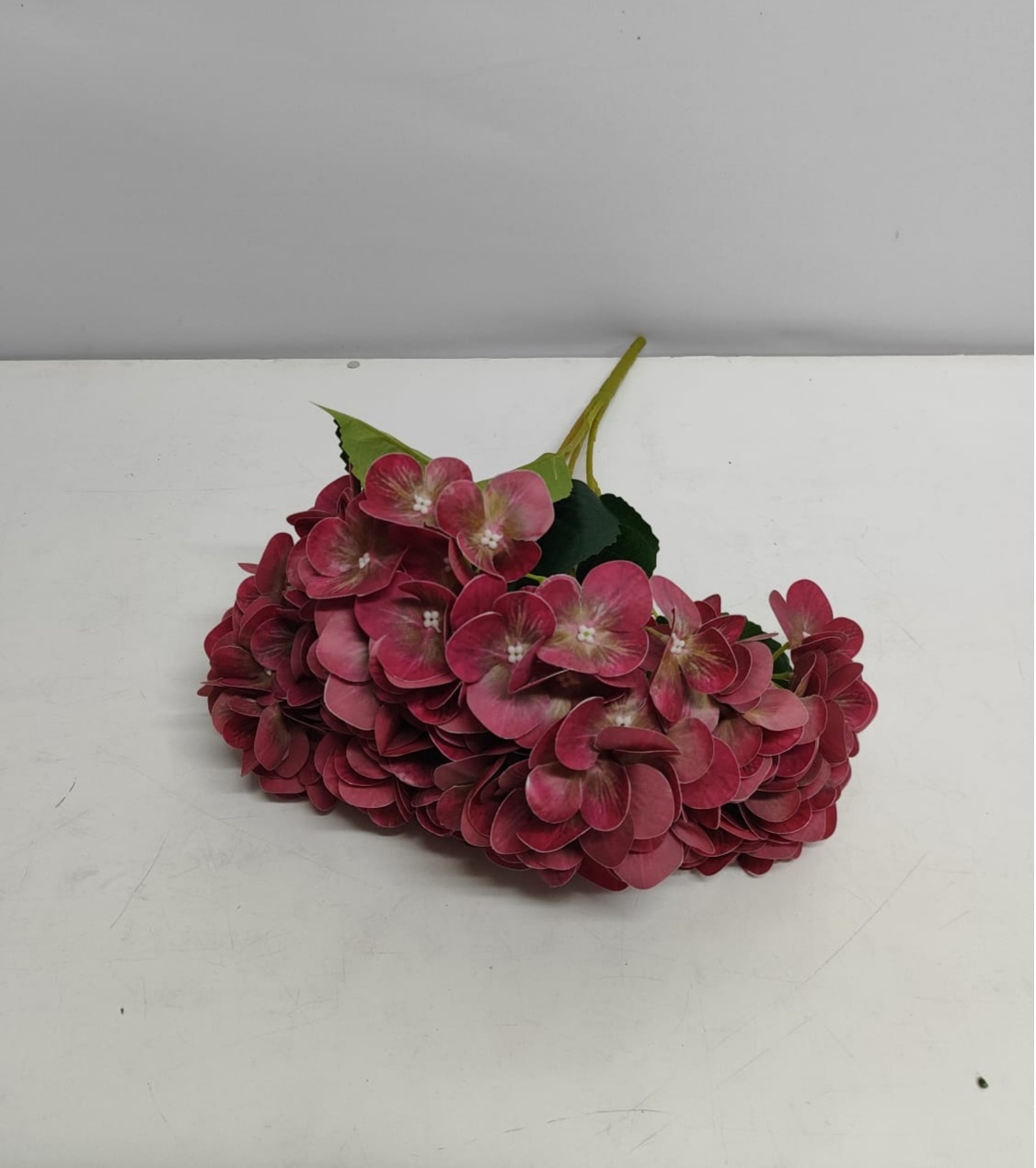 Arranjo Flor Hortênsia Marsala - BBFestasAluguel 