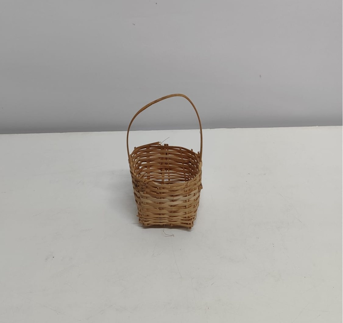 Cesta Pequena de Palha - BB Festas Aluguel 