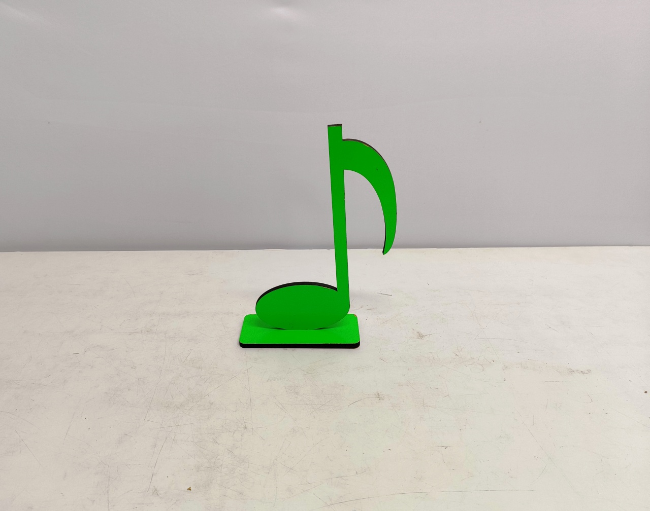 Totem Nota Musical Colcheia Verde Neon 26Cm Alt X 14Cm Larg  - BB Festas Aluguel 