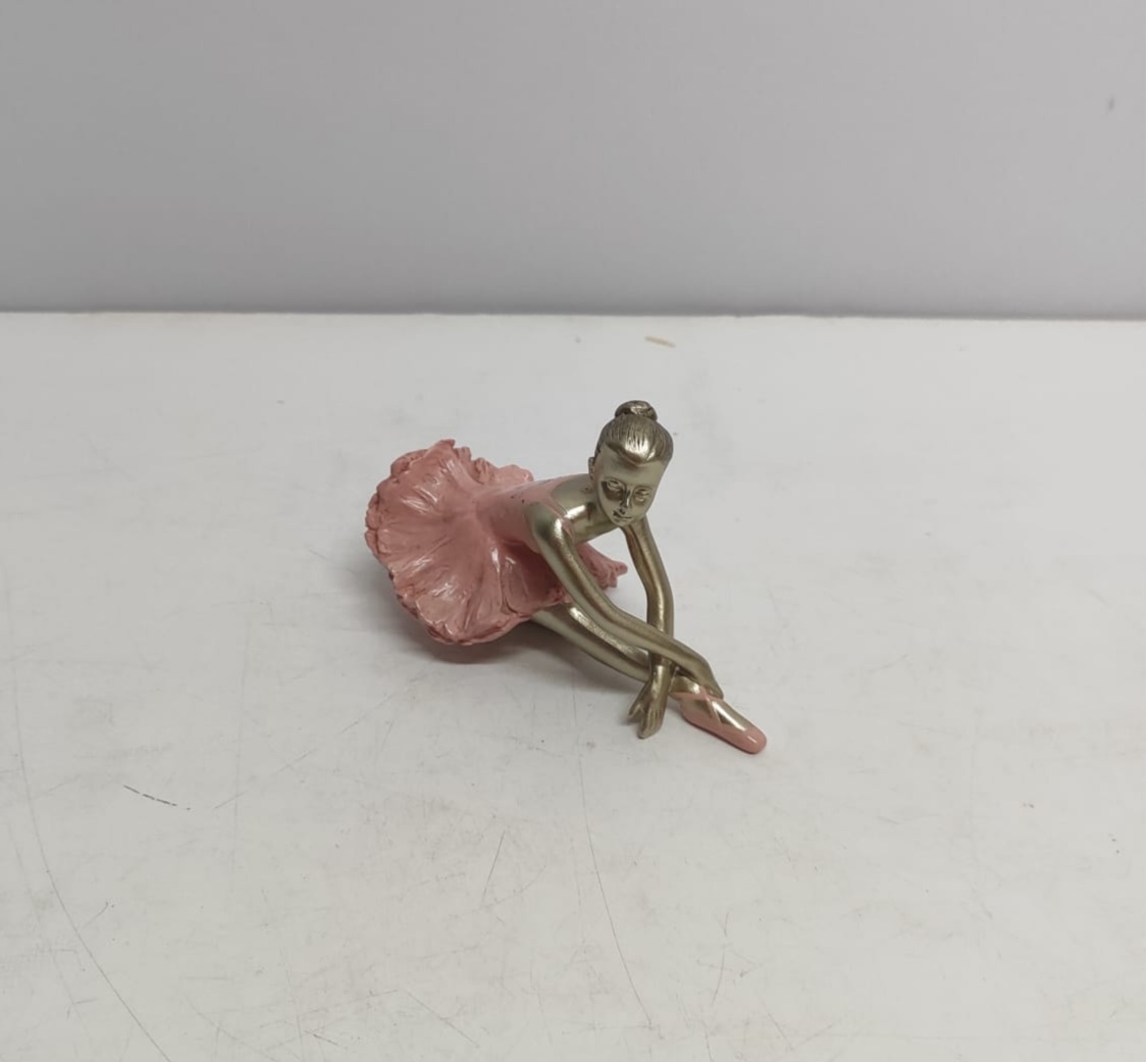 Bailarina Sentada 10Cm Alt X 8Cm Larg X 13Cm Comp - BBFestasAluguel 