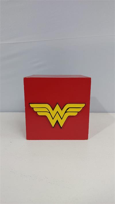 Cubo Simbolo Mulher Maravilha (Herois) 15Cm X 15Cm - BB Festas Aluguel 