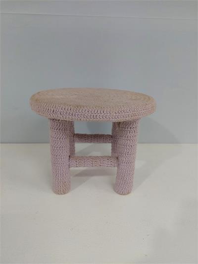 Banco Redondo Crochê G Lilás  Alt 15Cm X 20Cm X 20Cm - BB Festas Aluguel 