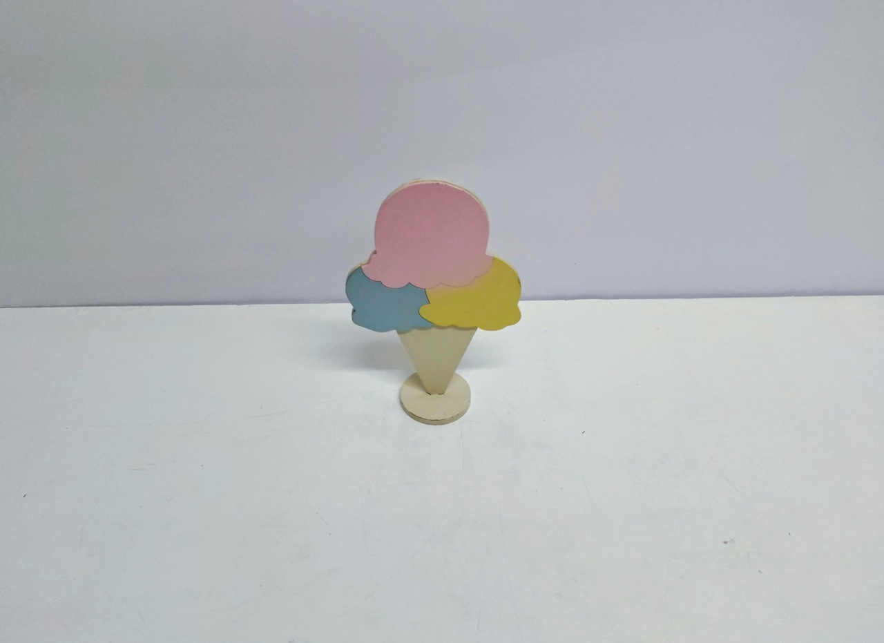 Totem Casquinha Com Sorvete 22Cm X 13Cm Larg  - BB Festas Aluguel 