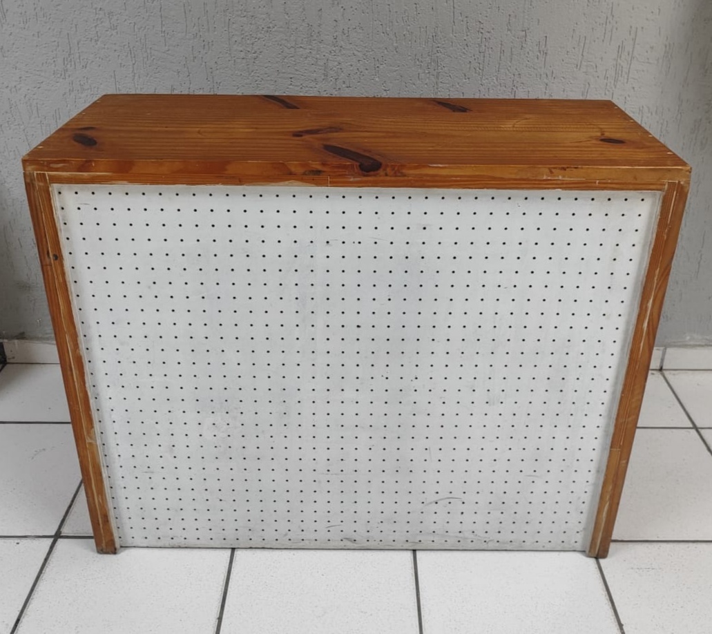 Balcão Rústico Com Poá 80Cm Alt X 1M Larg X 45Cm Comp - BBFestasAluguel 