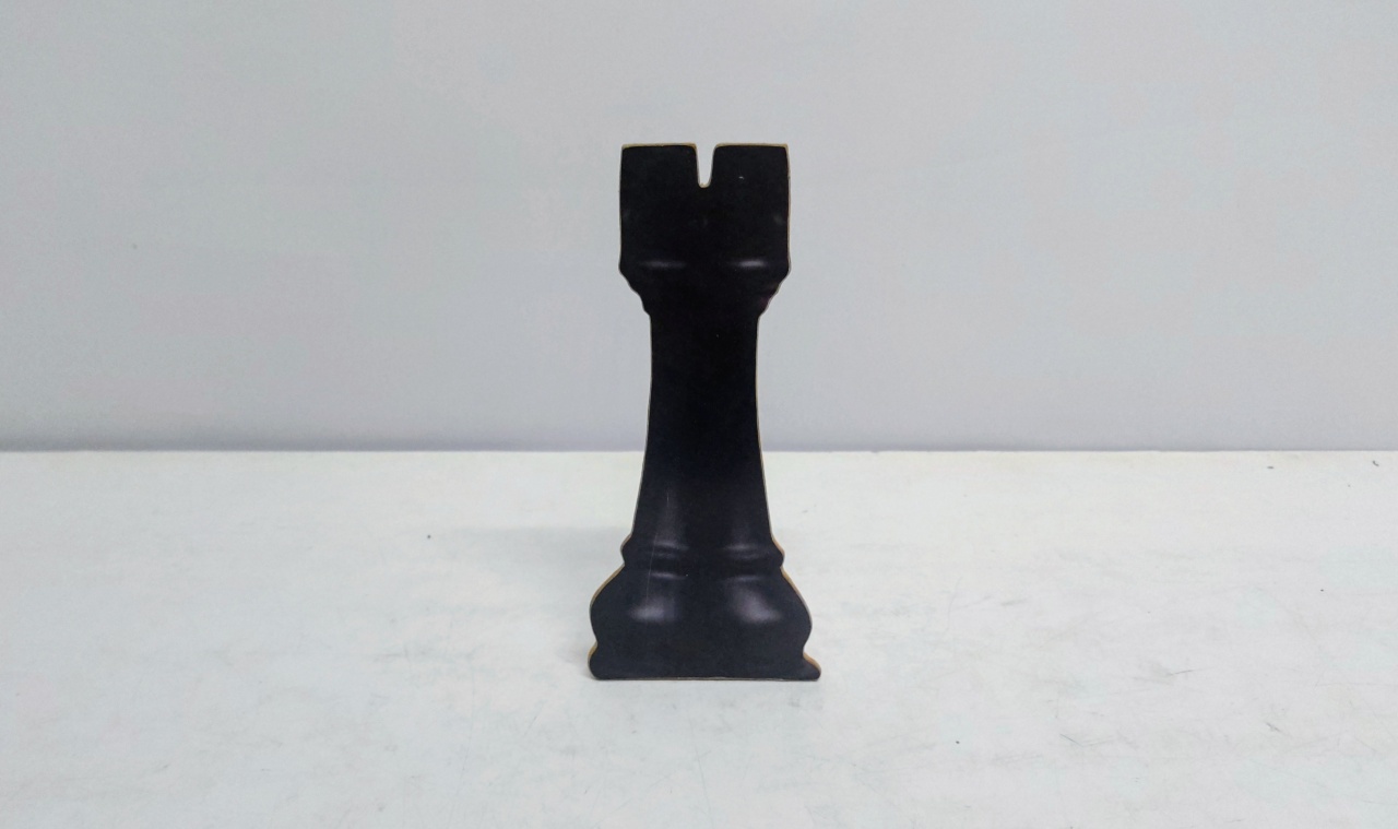 Totem Xadrez Torre 23Cm Alt X 10Cm Larg - BB Festas Aluguel 