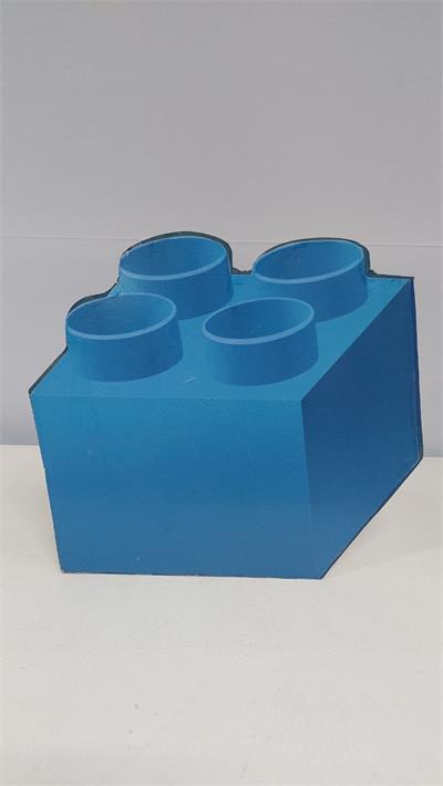 Totem Cubo Azul Peça Lego Em Mdf 24Cm X 26Cm - BB Festas Aluguel 
