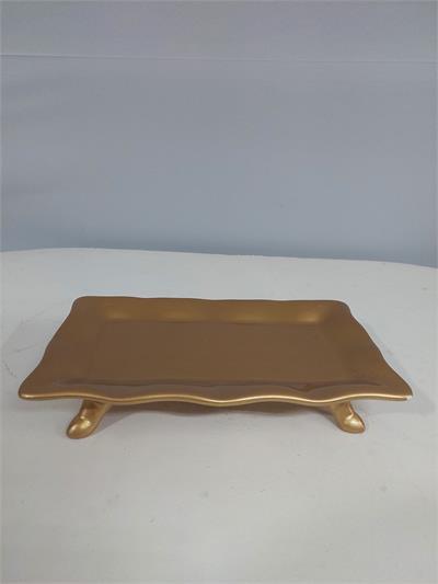 Bandeja Retangular Babado Com Pé Dourada Alt5Cm 16Cm X 28Cm - BB Festas Aluguel 