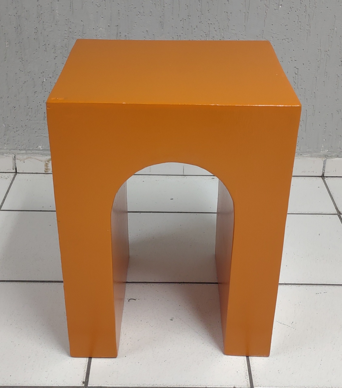 Cubo Arco M Arco Vazado Laranja 60Cm Alt X 40Cm X 45Cm  - BB Festas Aluguel 