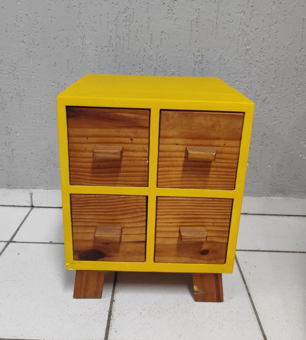 Nicho Amarelo 4 Gavetas 50Cm Alt X 40Cm X 35Cm  - BB Festas Aluguel 