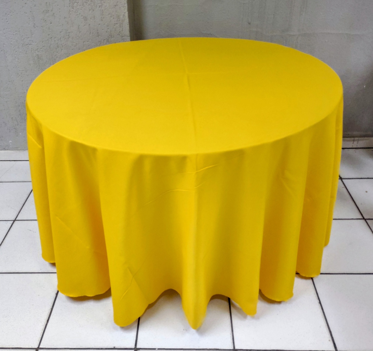 Toalha Redonda Amarelo. - BBFestasAluguel 