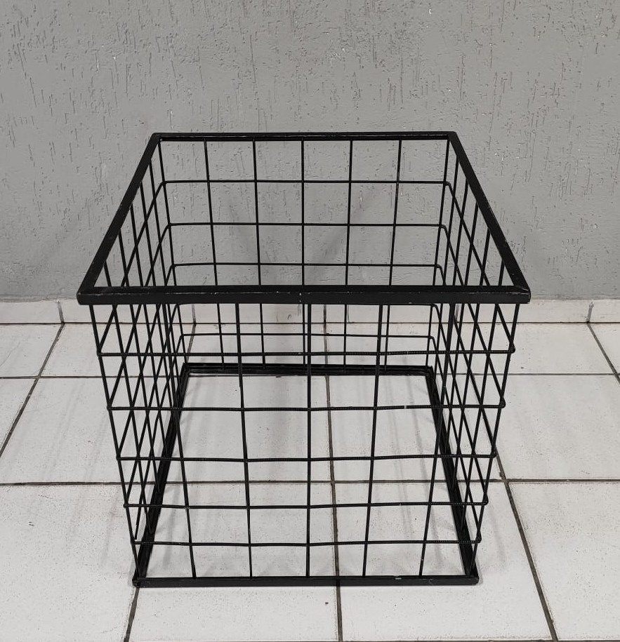 Cubo Telado M Preto + Tampo 75Cm X 70Cm X 70Cm  - BB Festas Aluguel 