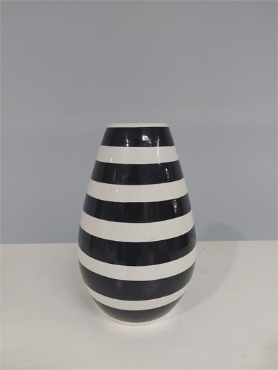 Vaso Oval Listrado Preto & Branco 25Cm X 7Cm - BB Festas Aluguel 