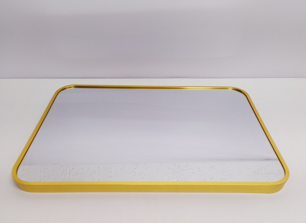 Bandeja Espelho Dourada 3Cm Alt X 40Cm Larg X 60Cm Comp - BB Festas Aluguel 