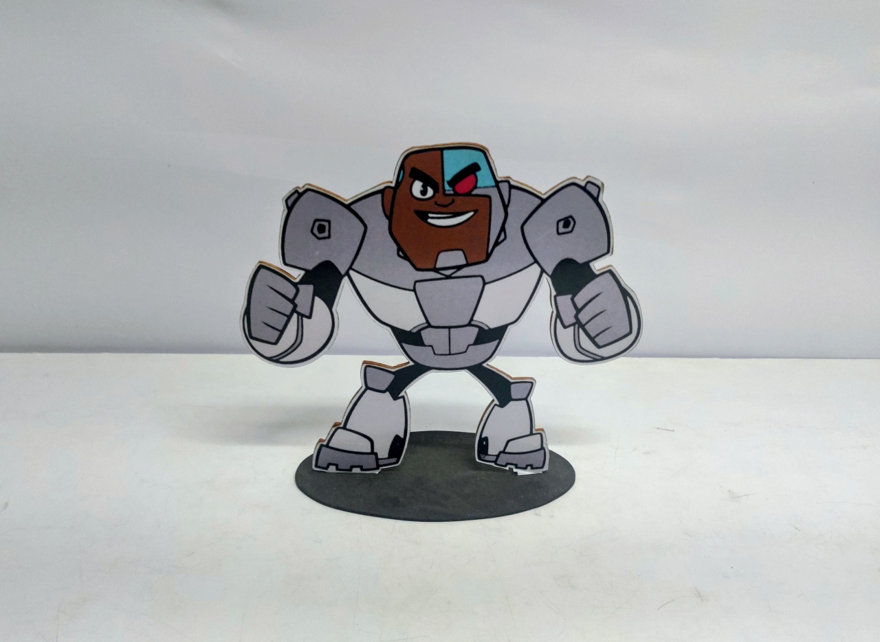 Totem Cyborg (Os Jovens Titãs) 28Cm Alt X 23Cm Larg  - BB Festas Aluguel 