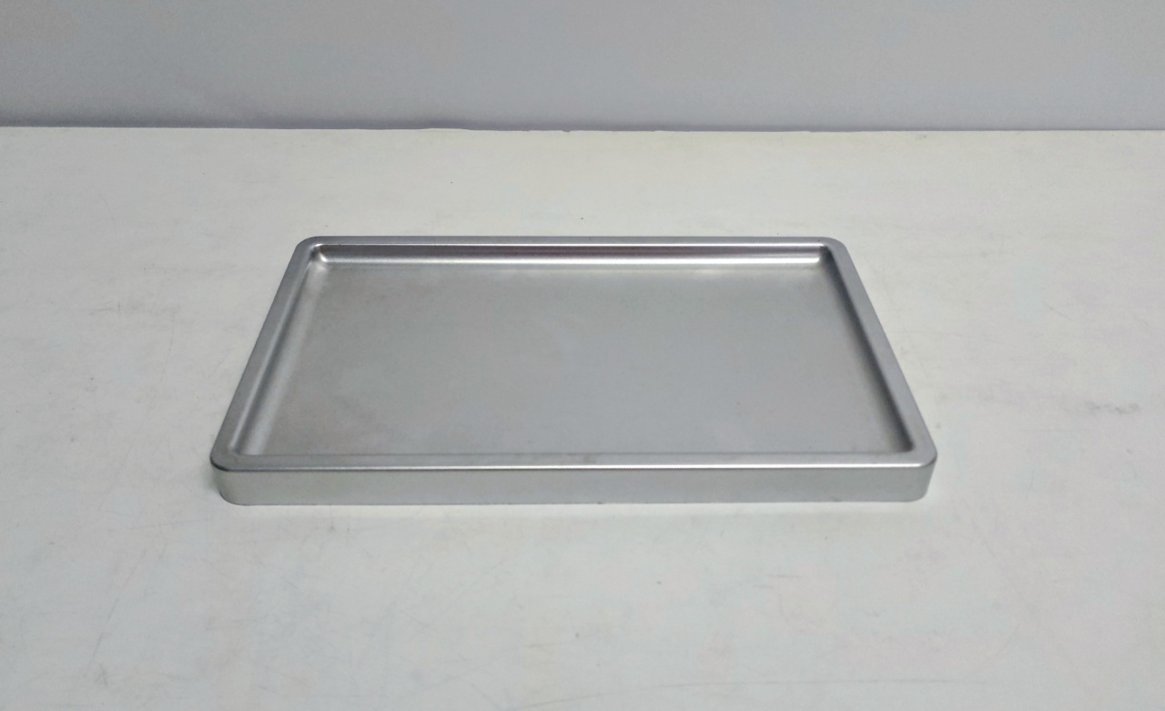 Bandeja Acrílico Cinza Neon 2Cm Alt X 18Cm Larg X 28Cm Comp - BB Festas Aluguel 