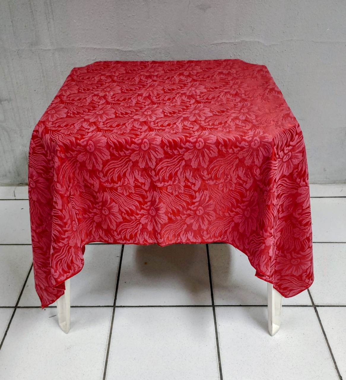 Tampo Estampado Florido Vermelho - BBFestasAluguel 