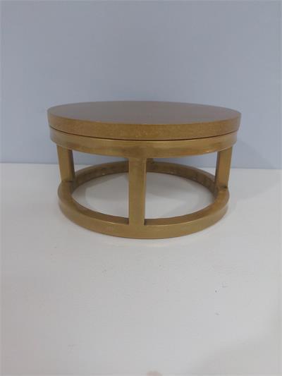Porta Doce Baixo Redondo Em Mdf Com Suporte de Ferro Dourada Gradeado Alt 13Cm X 22Cm Diametro - BB Festas Aluguel 