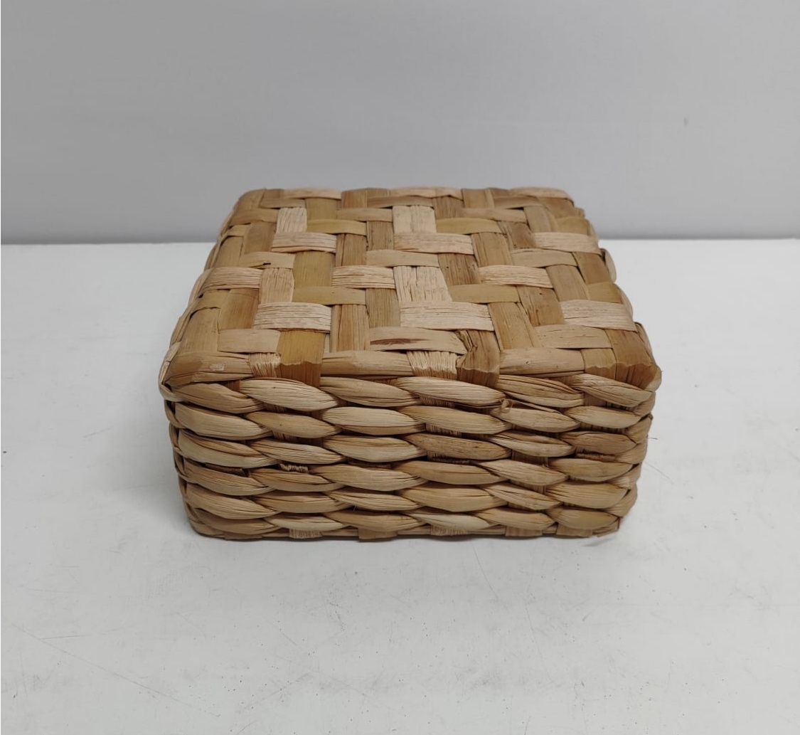 Bandeja Quadrada de Palha 10Cm Alt X 20Cm X 20Cm - BBFestasAluguel 