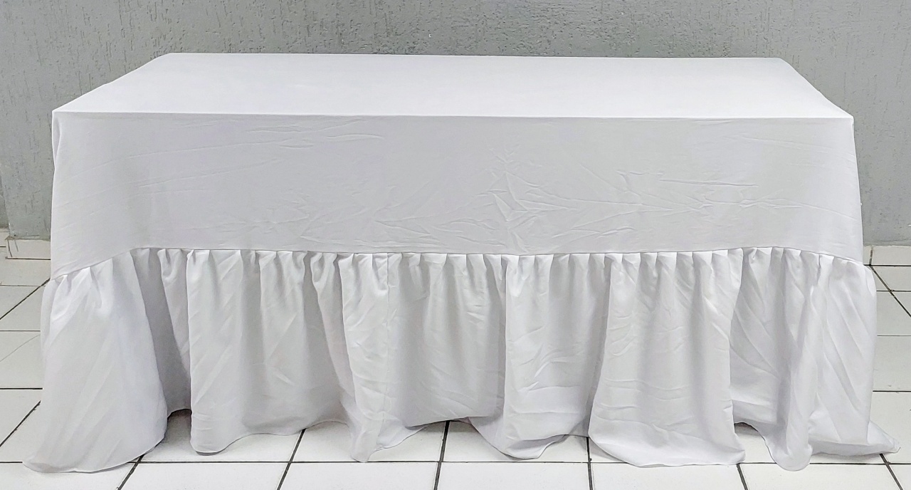 Toalha Decorativa Babado Branco - BB Festas Aluguel 