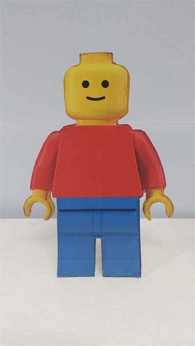 Totem Boneco Lego Em Pé Em Mdf 34Cm X 22Cm - BB Festas Aluguel 