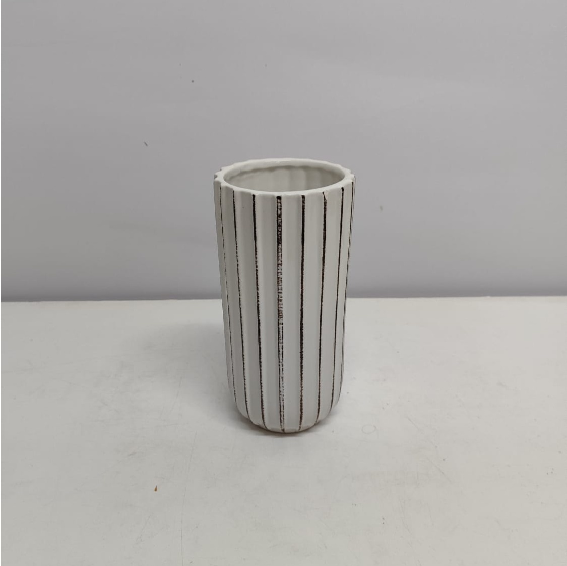 Vaso Cilindro Branco Listrado  - BB Festas Aluguel 