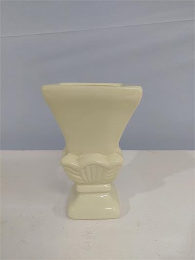 Vaso Quadrado Trabalhado P Amarelo Claro 15Cm X 8Cm - BB Festas Aluguel 