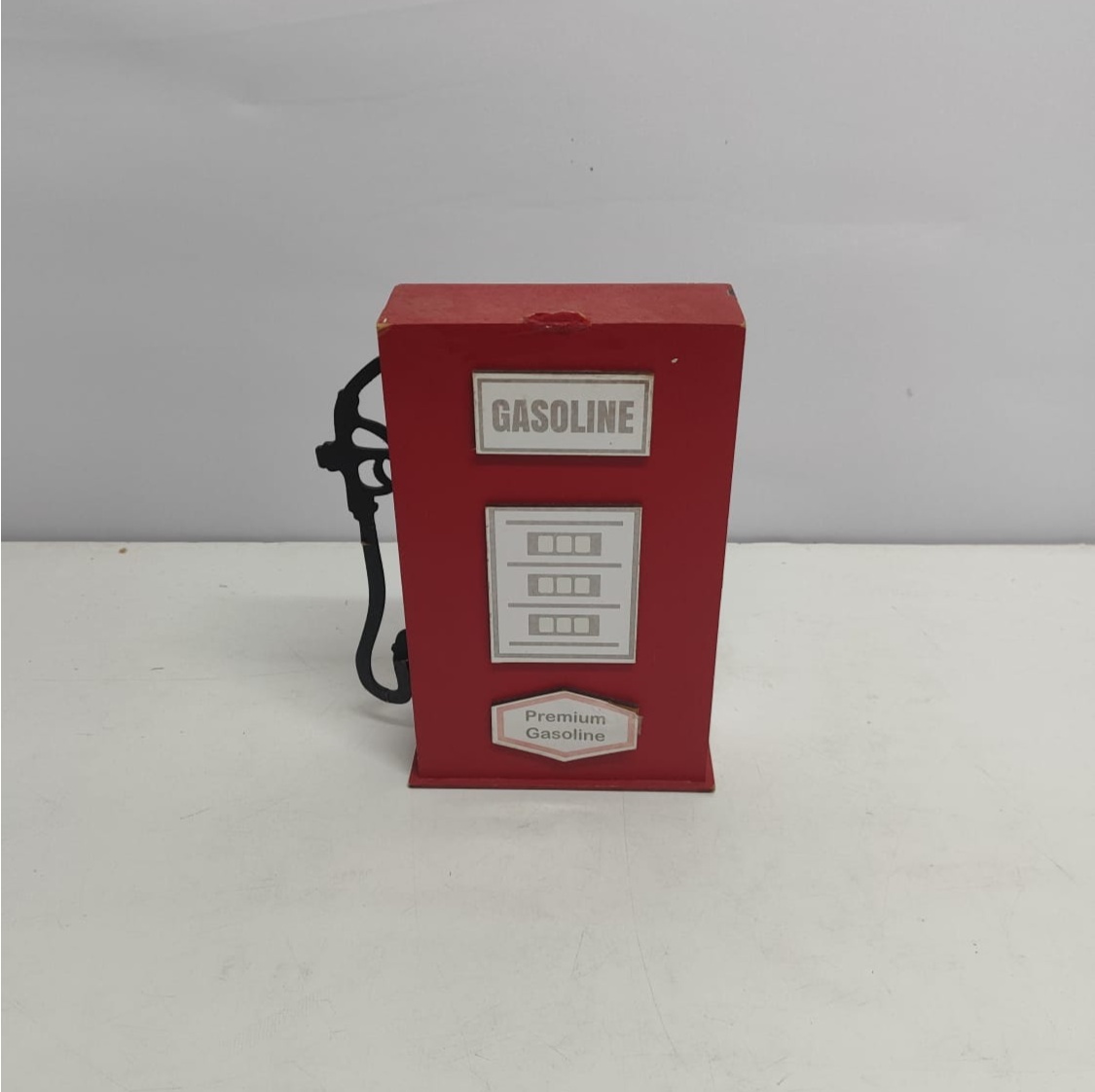 Bomba de Gasolina Decorativa 25Cm Alt X 15Cm Larg - BBFestasAluguel 
