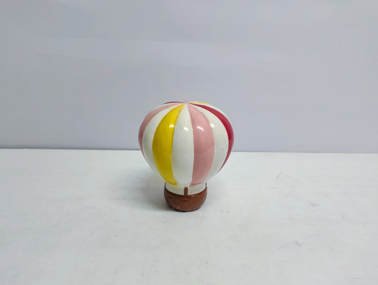 Balão Decorativo Colorido  17Cm Alt X 15Cm Diametro  - BB Festas Aluguel 